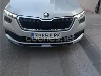 Usado Skoda Kamiq Ambition 110 CV (80 kW) 2021 Blanco SUV