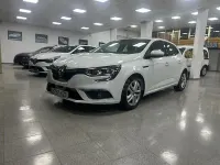 Usado Renault Mégane Business 115 CV (84 kW) 2019 Blanco Berlina