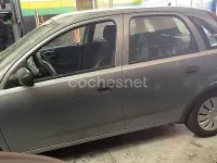 Usado Opel Corsa Enjoy 70 CV (51 kW) 2005 Gris / plata Utilitario