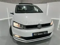 Usado VW Touran Advance 150 CV (110 kW) 2021 Blanco Monovolumen