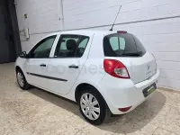 Usado Renault Clio IV Business 90 CV (66 kW) 2012 Blanco Berlina