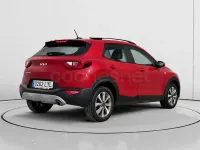 Usado Kia Stonic 100 CV (73 kW) 2022 Rojo SUV