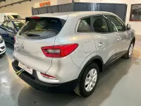 Usado Renault Kadjar Business 115 CV (84 kW) 2020 Gris / plata SUV