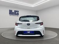 Usado Toyota Corolla Active 122 CV (89 kW) 2020 Blanco Berlina