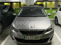 Usado Peugeot 308 Allure 125 CV (91 kW) 2014 Gris / plata Berlina