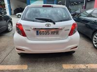 Usado Toyota Yaris Active 99 CV (72 kW) 2013 Blanco Utilitario
