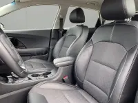 Usado Kia Niro 141 CV (103 kW) 2021 Gris / plata SUV