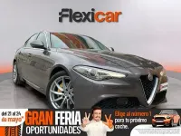 Begagnad Alfa Romeo Giulia Business 150 HK (110 kW) 2018 Grå Sedan