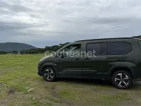 Usado Peugeot Rifter GT 130 CV (95 kW) 2024 Verde Monovolumen