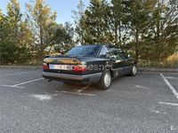 Usado Mercedes E230 150 CV (110 kW) 1994 Negro Berlina