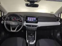 Usado Seat Arona Style 110 CV (80 kW) 2023 Blanco SUV