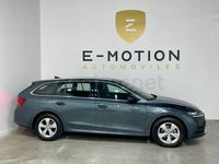 Usado Skoda Octavia Ambition 150 CV (110 kW) 2022 Gris / plata Familiar