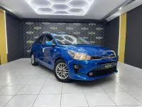 Usado Kia Rio 100 CV (73 kW) 2022 Azul Berlina