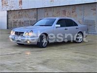 Usado Mercedes E300 Elegance 177 CV (130 kW) 1998 Gris / plata Familiar