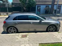 Usado Mercedes A180 109 CV (80 kW) 2019 Gris Utilitario