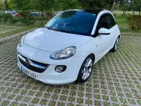 Usado Opel Adam Glam 100 CV (73 kW) 2014 Blanco Utilitario
