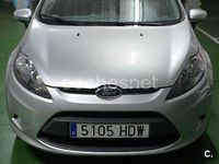 Usado Ford Fiesta Trend 82 CV (60 kW) 2011 Gris / plata Utilitario