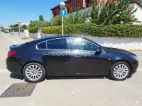 Usado Opel Insignia Cosmo 130 CV (95 kW) 2010 Negro Berlina