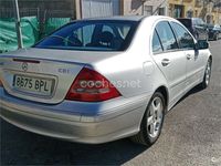 Usado Mercedes C220 Avantgarde 143 HP (105 kW) 2001 Cinzento Sedan