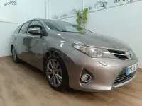 Usado Toyota Auris Hybrid Advance 136 CV (100 kW) 2013 Marrón Familiar