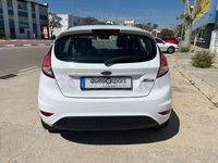 Usado Ford Fiesta Trend 75 CV (55 kW) 2016 Blanco Utilitario