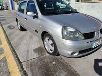 Usado Renault Clio II Expression 85 CV (62 kW) 2005 Gris / plata Berlina