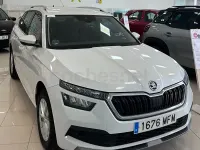 Usado Skoda Kamiq Active 110 CV (80 kW) 2023 Blanco SUV