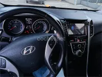 Usado Hyundai i30 100 CV (73 kW) 2016 Negro Berlina