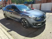 Usado Renault Mégane GrandTour Bose Edition 130 CV (95 kW) 2016 Gris / plata Familiar