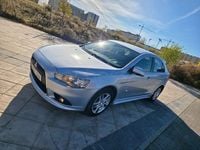 Usado Mitsubishi Lancer Sportback Motion 143 CV (105 kW) 2010 Gris / plata Berlina