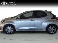 Usado Toyota Yaris Hybrid Active 116 CV (85 kW) 2025 Gris / plata Berlina