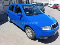 Usado Skoda Fabia 75 CV (55 kW) 2004 Azul Berlina