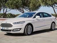 Usado Ford Mondeo Vignale 179 CV (131 kW) 2018 Negro Berlina