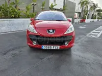 Usado Peugeot 207 90 CV (66 kW) 2007 Rojo Berlina