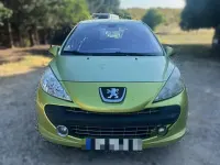 Usado Peugeot 207 90 CV (66 kW) 2007 Verde Utilitario