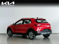 Usado Kia Stonic 101 CV (74 kW) 2024 Rojo SUV