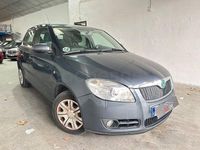 Usado Skoda Fabia 70 CV (51 kW) 2010 Gris / plata Berlina