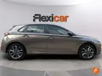 Usado Hyundai i30 110 CV (80 kW) 2023 Marrón Berlina