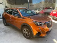 Usado Peugeot 2008 Active 100 CV (73 kW) 2022 Naranja SUV