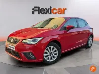 Usado Seat Ibiza Style 110 CV (80 kW) 2022 Rojo Utilitario