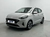 Usado Hyundai i10 67 CV (49 kW) 2023 Gris Utilitario