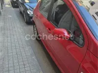 Usado Peugeot 307 90 CV (66 kW) 2005 Rojo Familiar
