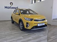 Usado Kia Stonic 101 CV (74 kW) 2022 Amarillo SUV