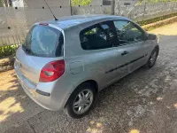 Usado Renault Clio II Dynamique 75 CV (55 kW) 2006 Gris / plata Berlina