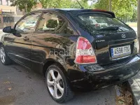 Usado Hyundai Accent 110 CV (80 kW) 2007 Negro Berlina