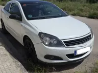 Usado Opel Astra GTC Enjoy 105 CV (77 kW) 2006 Blanco Utilitario