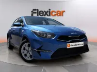 Usado Kia Ceed 136 CV (100 kW) 2023 Azul Utilitario