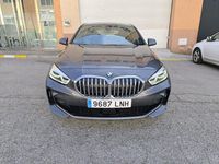 Usado BMW 118 Comfort Edition 150 CV (110 kW) 2021 Gris / plata Utilitario