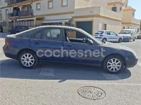 Usado Ford Mondeo Ambiente 115 CV (84 kW) 2003 Azul Berlina