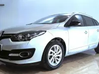 Usado Renault Mégane GrandTour LIMITED 110 CV (80 kW) 2016 Gris / plata Familiar